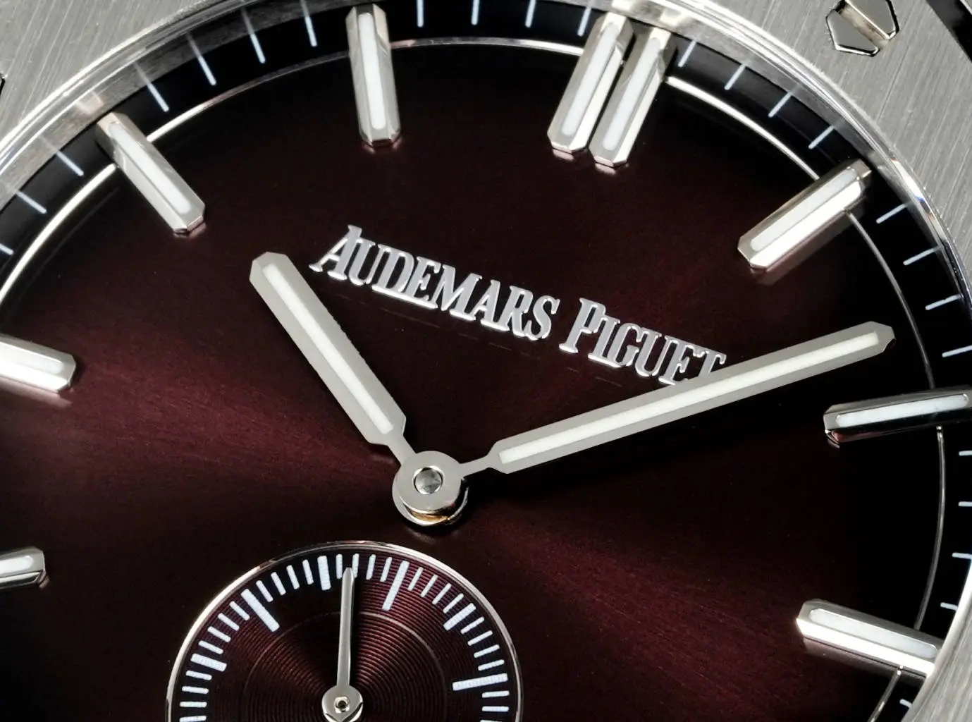 8F Factory Audemars Piguet Royal Oak 26591IP Burgundy Steel Super Clone Watch - 图片 9