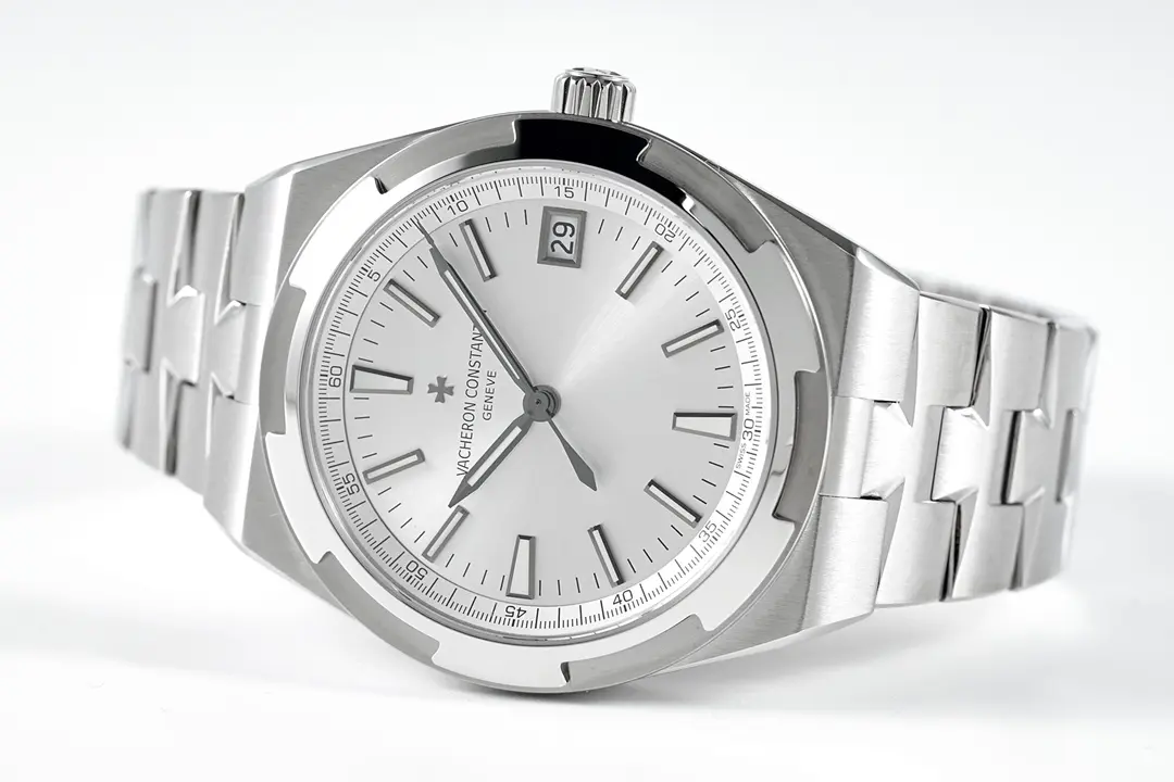 8F Factory Vacheron Constantin Overseas Automatic Watch – Silver Dial, Black Rubber Strap, 41mm Stainless Steel Case, Best Super Clone Quality - 图片 2