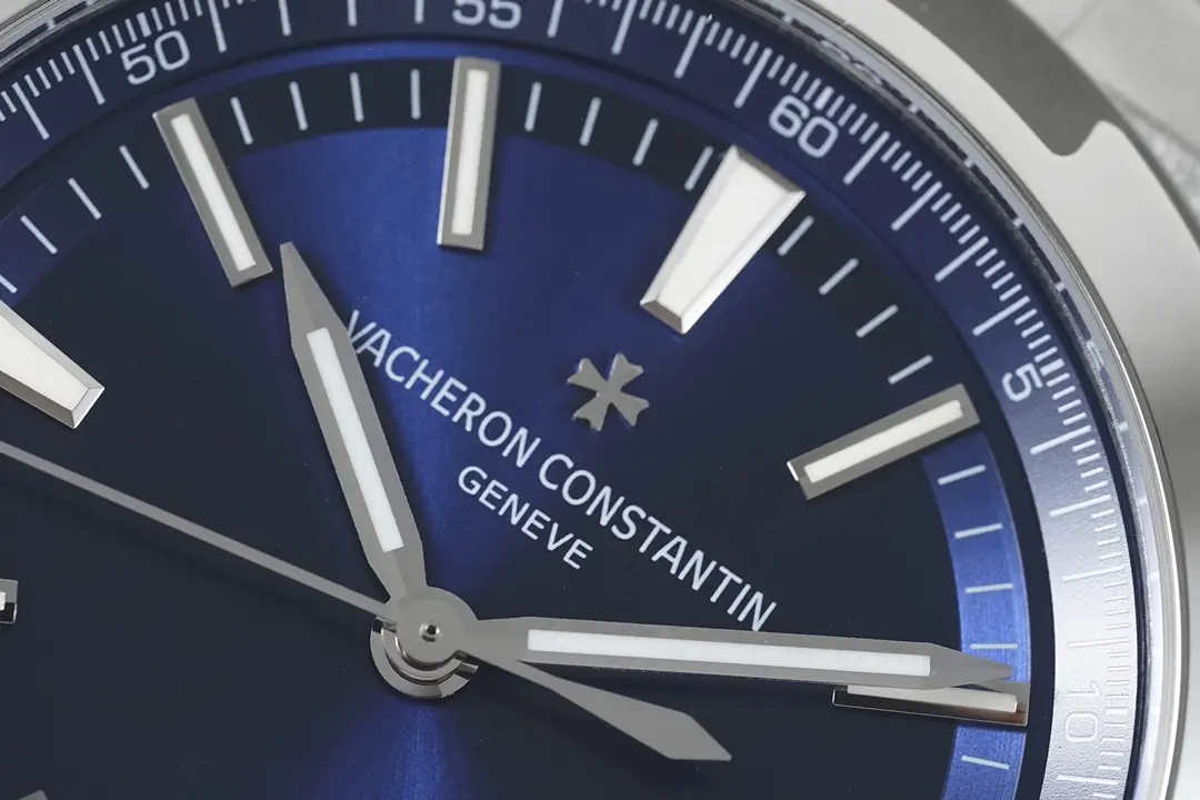 8F Factory Vacheron Constantin Overseas Blue Dial Stainless Steel Watch with Interchangeable Rubber Strap – 41mm – Super Clone Watches Quality - 图片 6