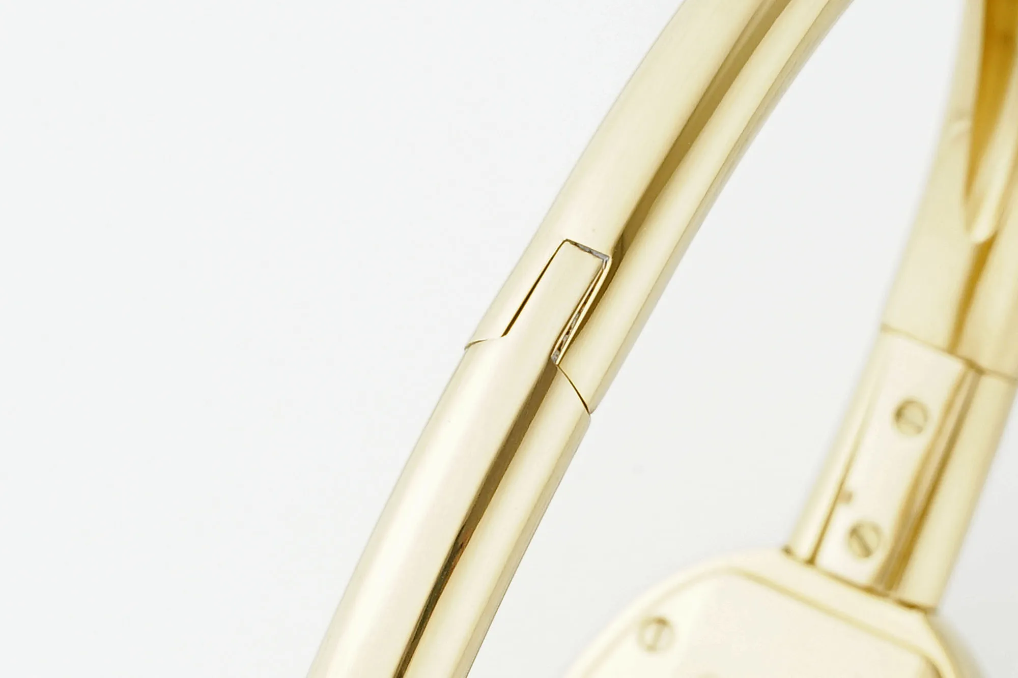 AF Factory Cartier Baignoire Yellow Gold Oval Bangle Watch with Cream Dial, Roman Numerals, and Black Cabochon Crown - 图片 8