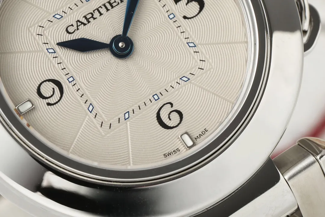 AF Factory Cartier Pasha de Cartier Stainless Steel Automatic Watch with White Dial, Blue Hands, and Sapphire Crystal – Silver Tone Bracelet - 图片 4