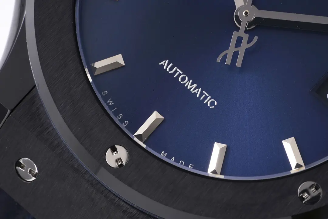 APS Factory Hublot Classic Fusion Ceramic Watch – Black Ceramic Case, Blue Dial, Crocodile Leather Strap, Super Clone by GSF - 图片 9