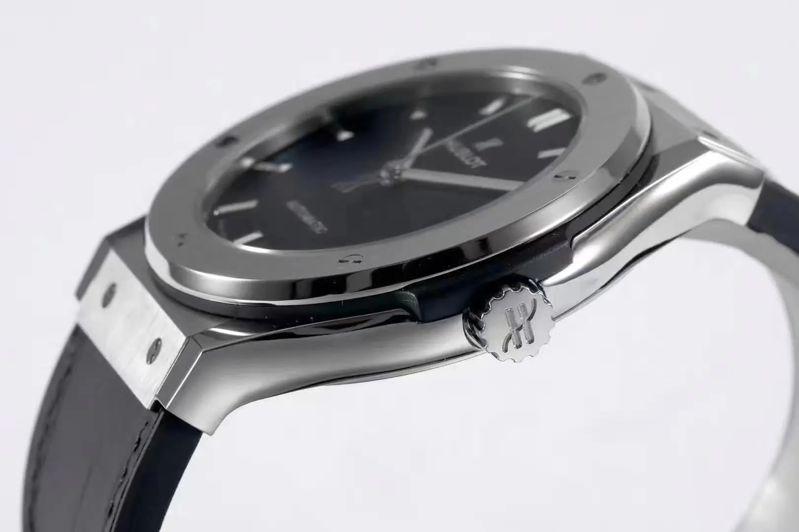 APS Factory Hublot Classic Fusion WWF Edition – Titanium Polished Brushed Case, Black Dial, Automatic Super Clone Watch - 图片 2