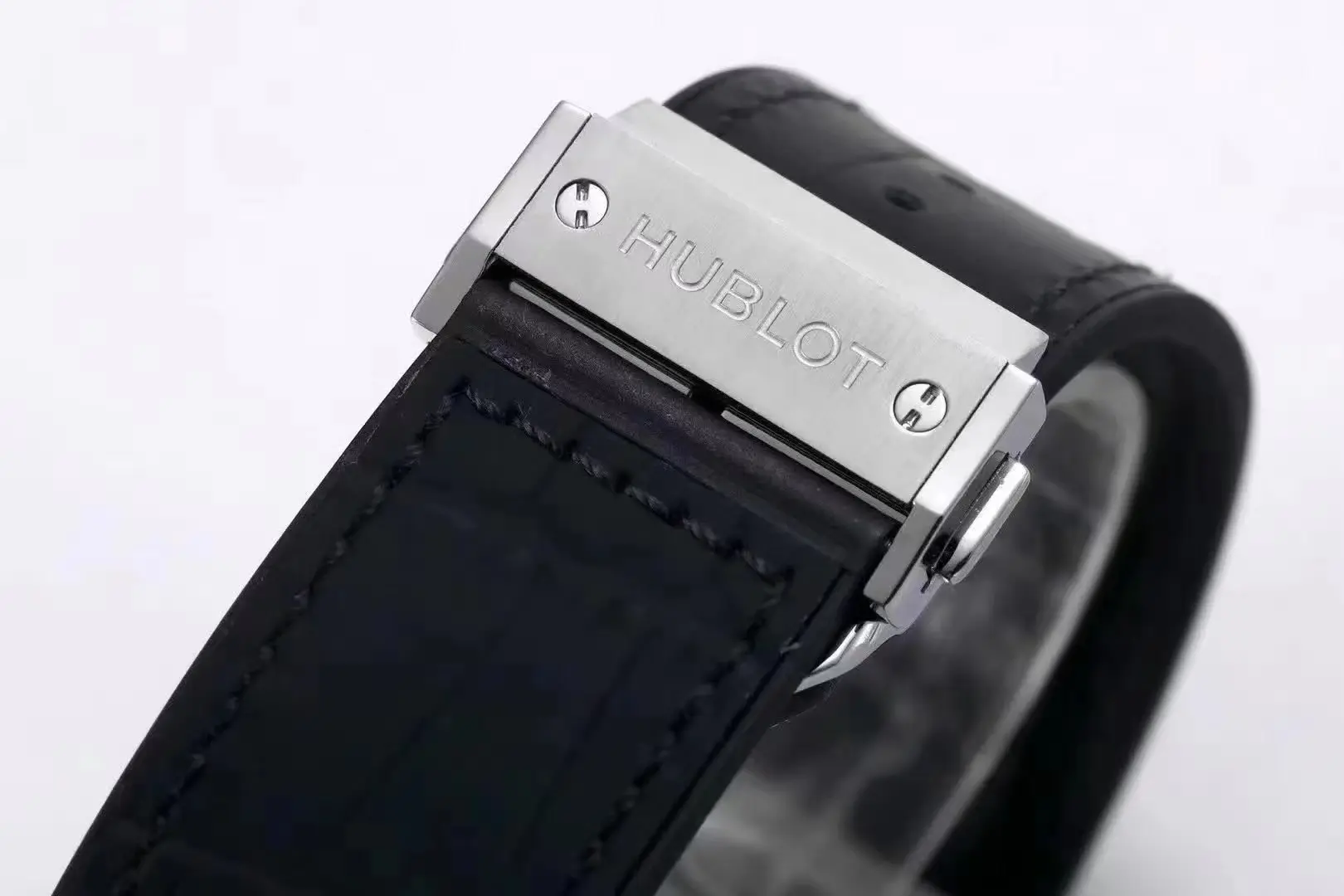 APS Factory Hublot Classic Fusion WWF Edition – Titanium Polished Brushed Case, Black Dial, Automatic Super Clone Watch - 图片 4