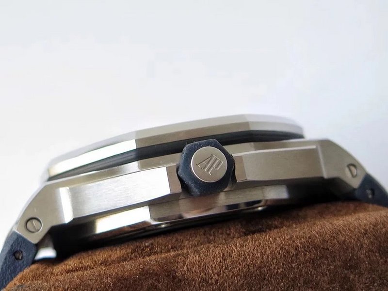 Audemars Piguet Royal Oak Ref15710ST.OO.A027CA.01 Off-shore Diver Swiss 3120 Clone movement Replica - 图片 5