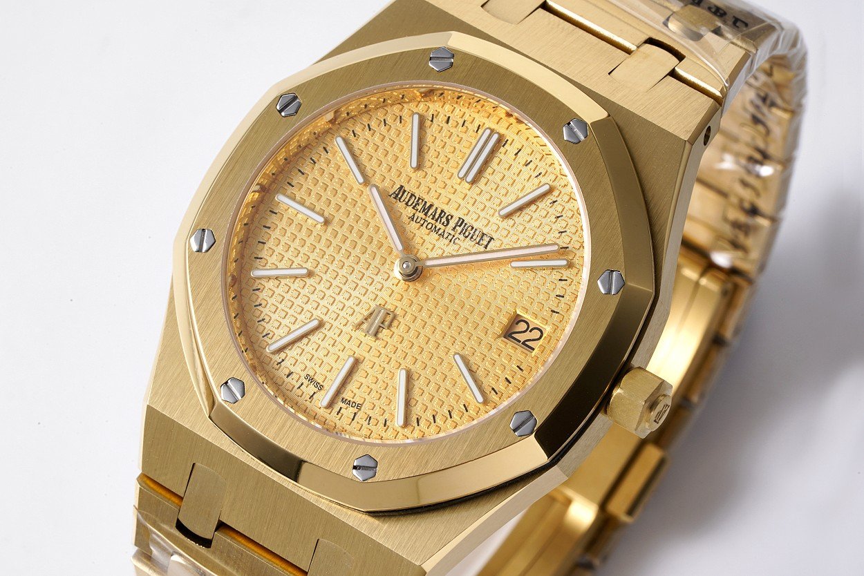 Audemars Piguet Royal Oak Reference 15202 Jumbo Yellow Gold Champagne Dial Swiss Replica Watch