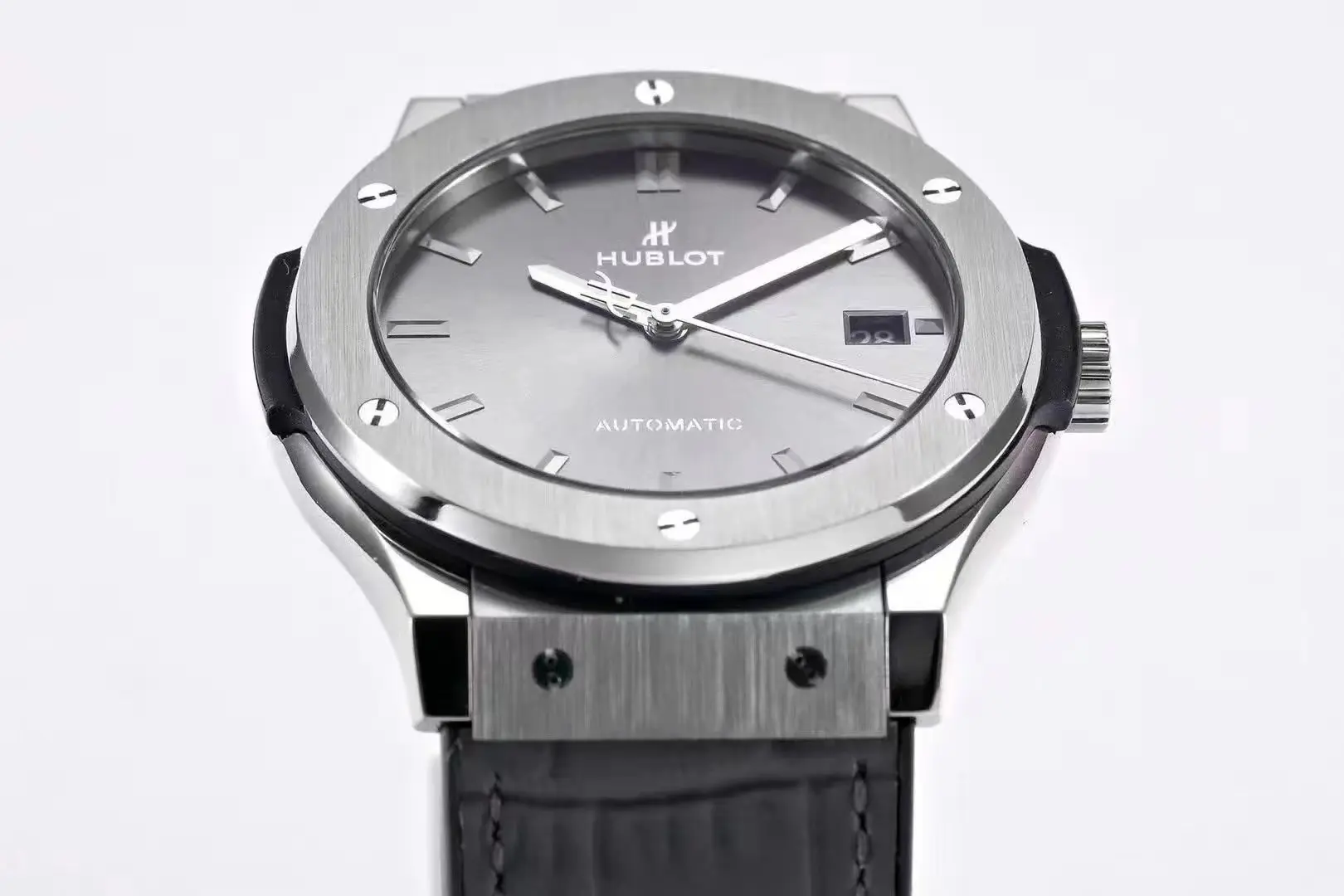 BB Factory Hublot Classic Fusion Titanium Watch – Grey Dial, 45MM, Polished Brushed Case, Black Strap, Best Replica Watch - 图片 7