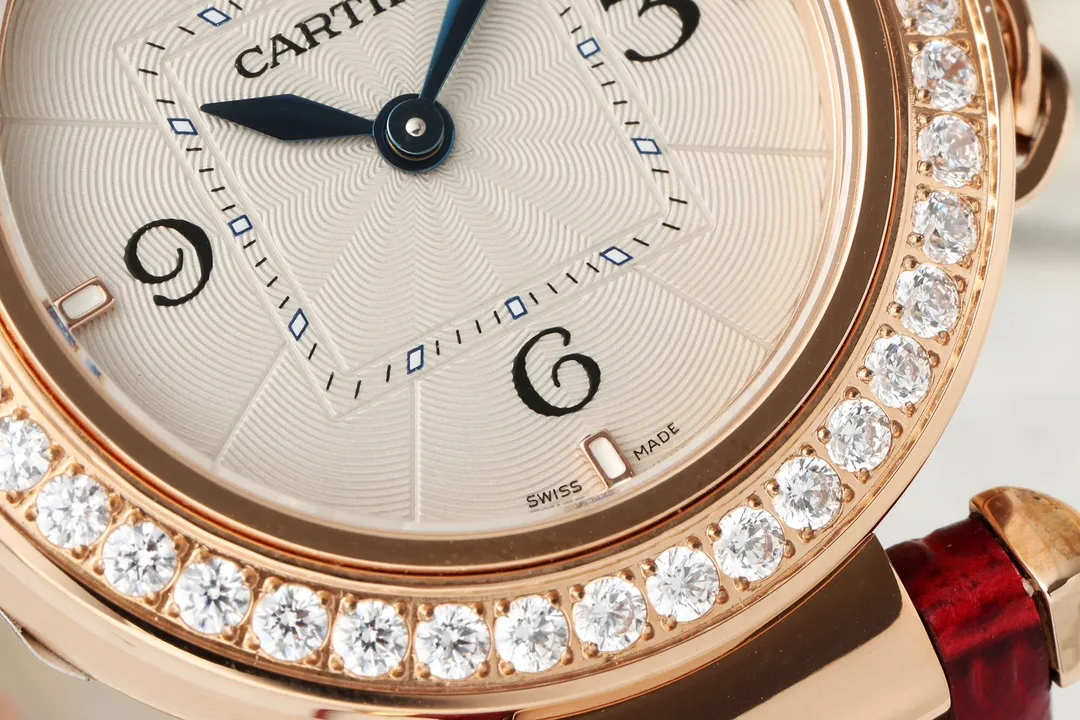 Cartier Ballon Bleu de Cartier Women’s Rose Gold Watch with Diamond Bezel and Red Leather Strap - 图片 4