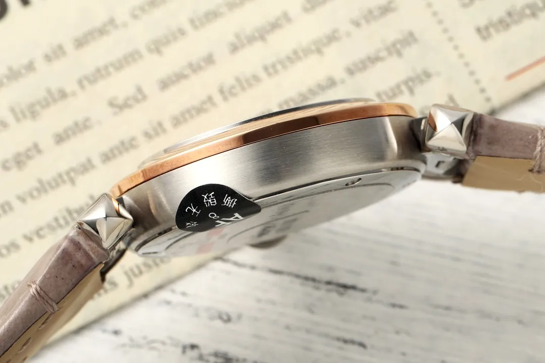 Cartier Pasha de Cartier Women’s Watch in Rose Gold Tone with White Dial, Blue Hands, and Taupe Alligator Leather Strap - 图片 5