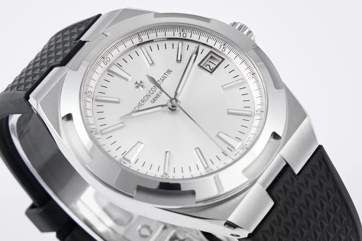 GS Factory Vacheron Constantin Overseas 4500V Series – Silver Dial with Black Rubber Strap – Luxury Steel Super Clone Watch – Best Replica Quality - 图片 5