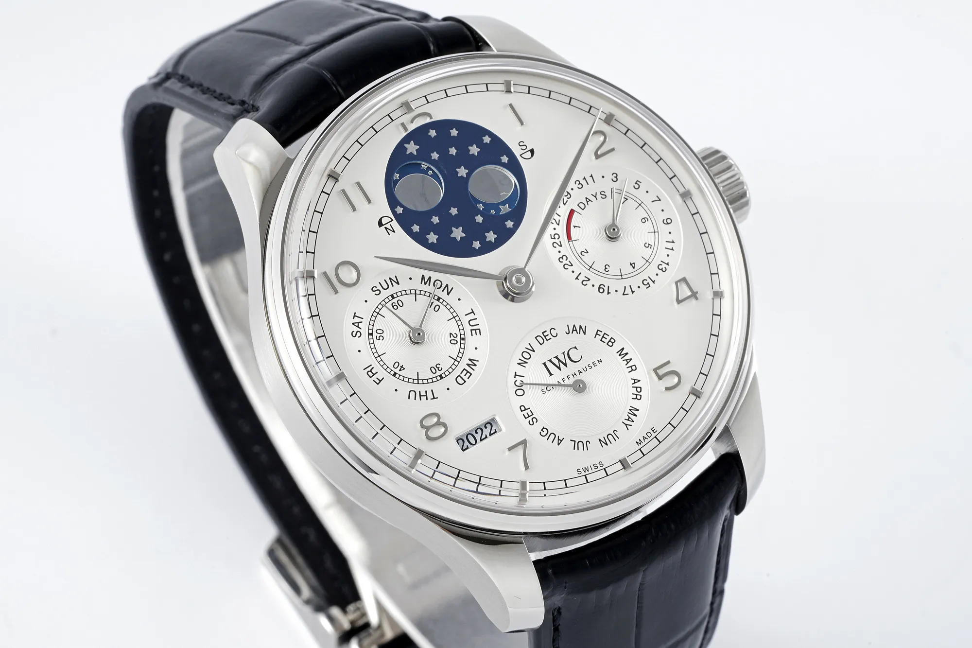 IWC Portugieser Perpetual Calendar Automatic Men’s Watch – Silver Case, White Dial with Moon Phase, Black Leather Strap - 图片 4