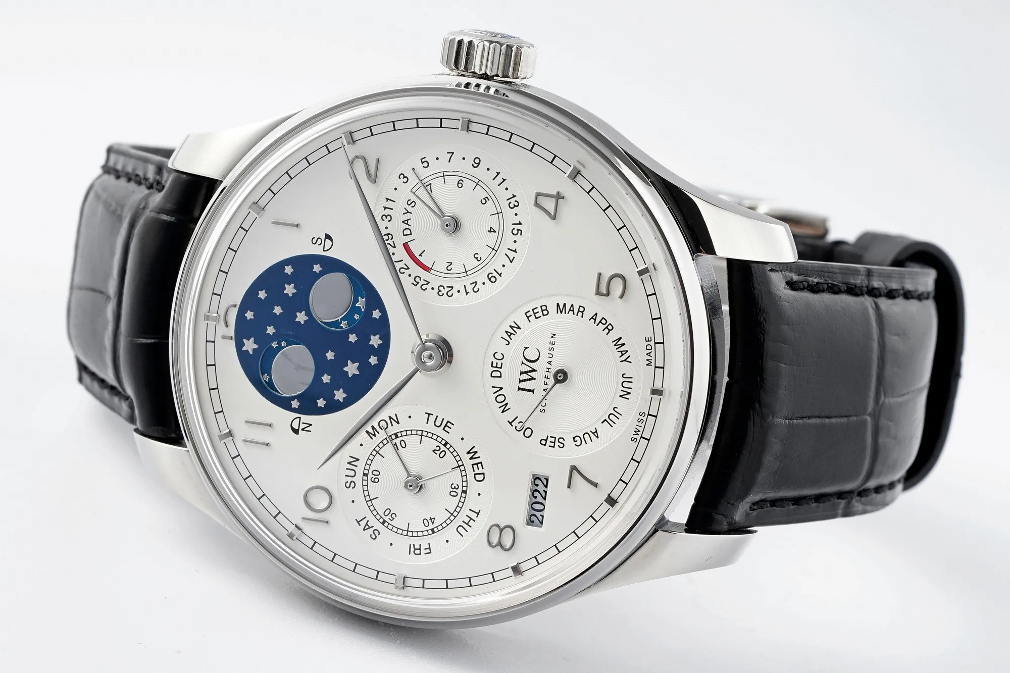 IWC Portugieser Perpetual Calendar Automatic Men’s Watch – Silver Case, White Dial with Moon Phase, Black Leather Strap - 图片 5