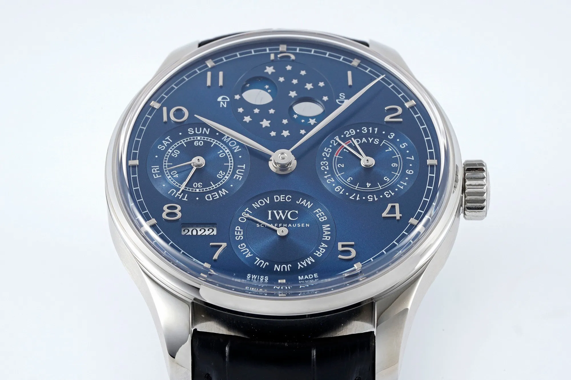 IWC Schaffhausen Portugieser Perpetual Calendar Blue Dial Moonphase Black Leather Strap Men’s Luxury Watch - 图片 2