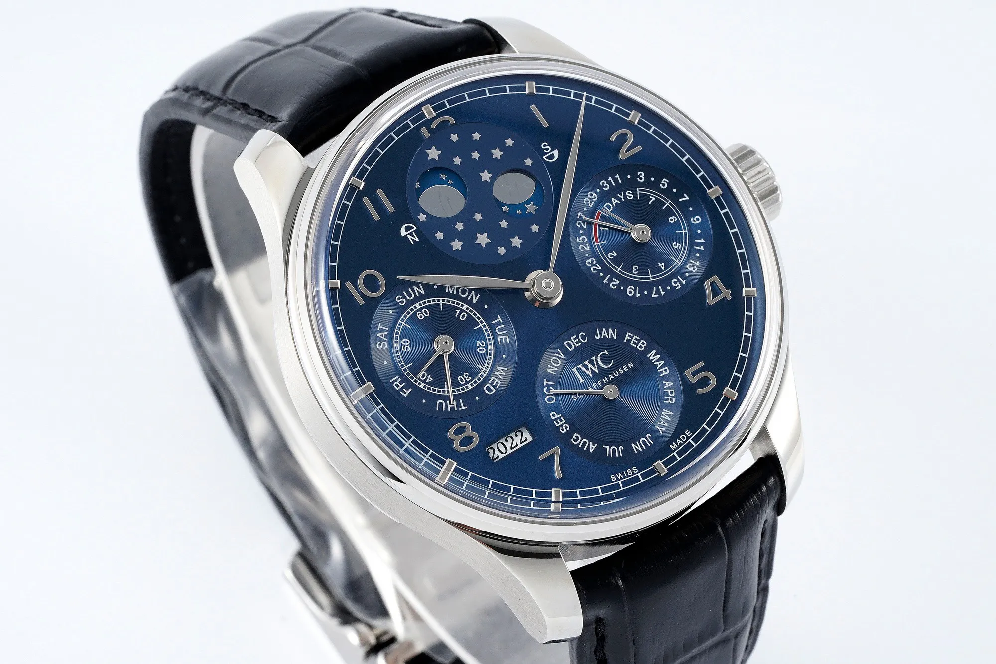 IWC Schaffhausen Portugieser Perpetual Calendar Blue Dial Moonphase Black Leather Strap Men’s Luxury Watch - 图片 4