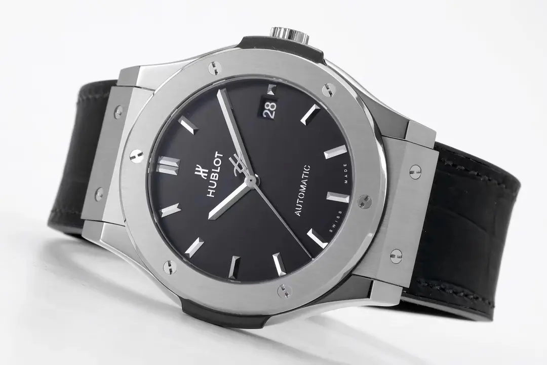 JB Factory Hublot Classic Fusion Watch – Polished Brushed Titanium, Black Dial, 45MM Case, Super Clone Quality - 图片 7
