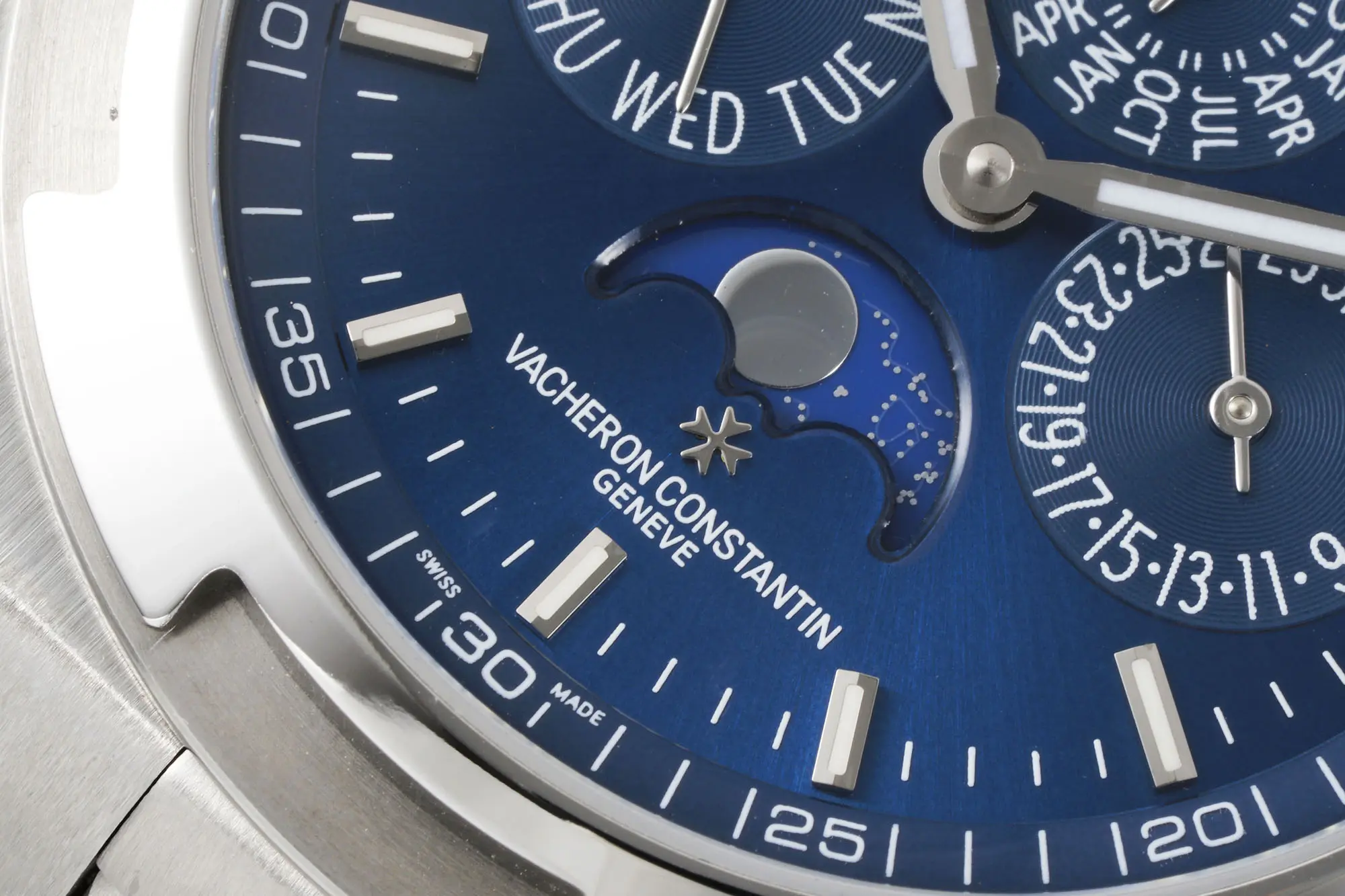MKS Factory Vacheron Constantin Overseas 4300V Perpetual Calendar Watch – Blue Dial, Stainless Steel Bracelet, Best Super Clone Edition
