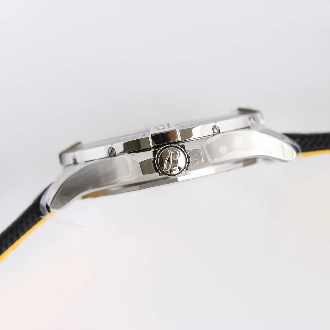 OM Factory Breitling Avenger Automatic GMT 45 Black Super Clone Watch - 图片 5