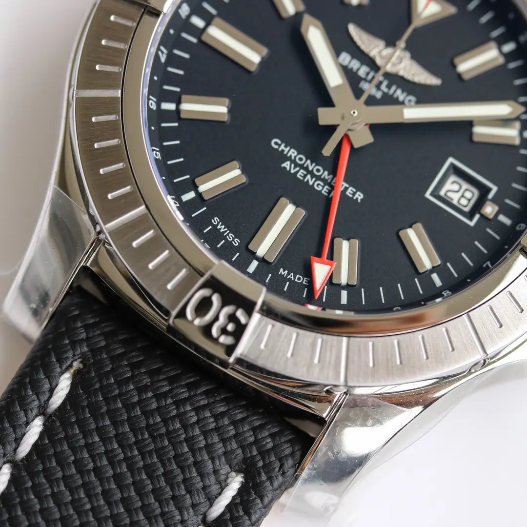 OM Factory Breitling Avenger Automatic GMT 45 Black Super Clone Watch - 图片 6