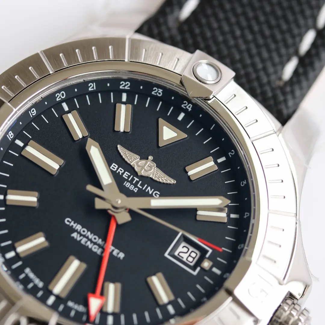 OM Factory Breitling Avenger Automatic GMT 45 Black Super Clone Watch - 图片 7