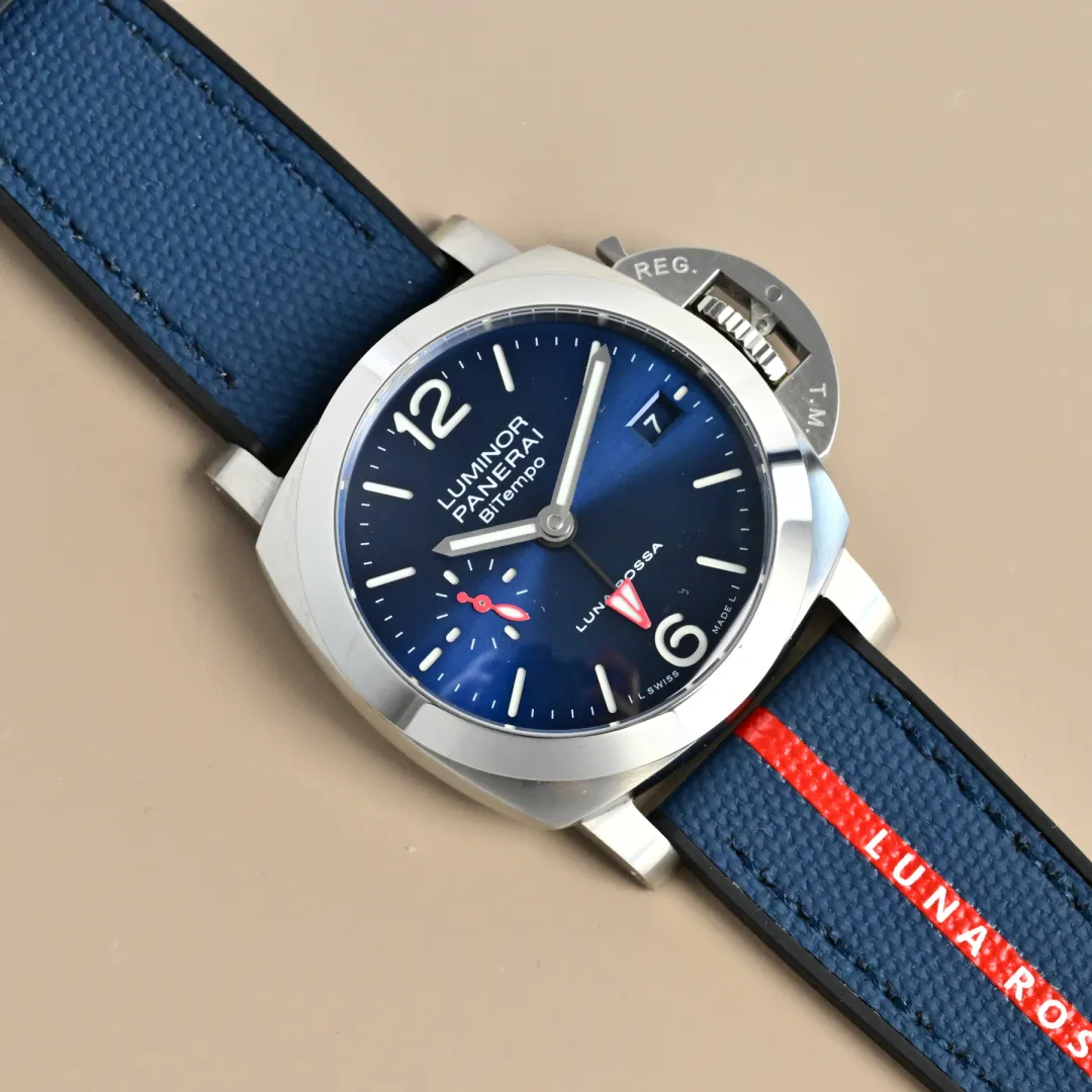 Panerai Luminor Luna Rossa Blue Dial Automatic Men’s Watch with Navy Fabric Strap and Red Accents - 图片 2