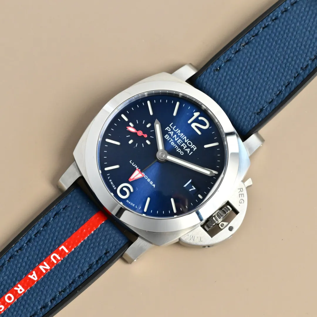 Panerai Luminor Luna Rossa Blue Dial Automatic Men’s Watch with Navy Fabric Strap and Red Accents - 图片 3