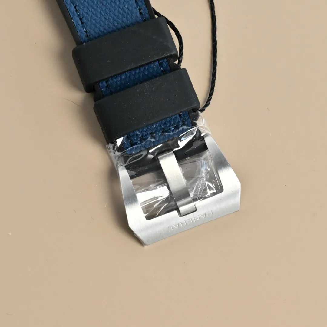 Panerai Luminor Luna Rossa Blue Dial Automatic Men’s Watch with Navy Fabric Strap and Red Accents - 图片 8