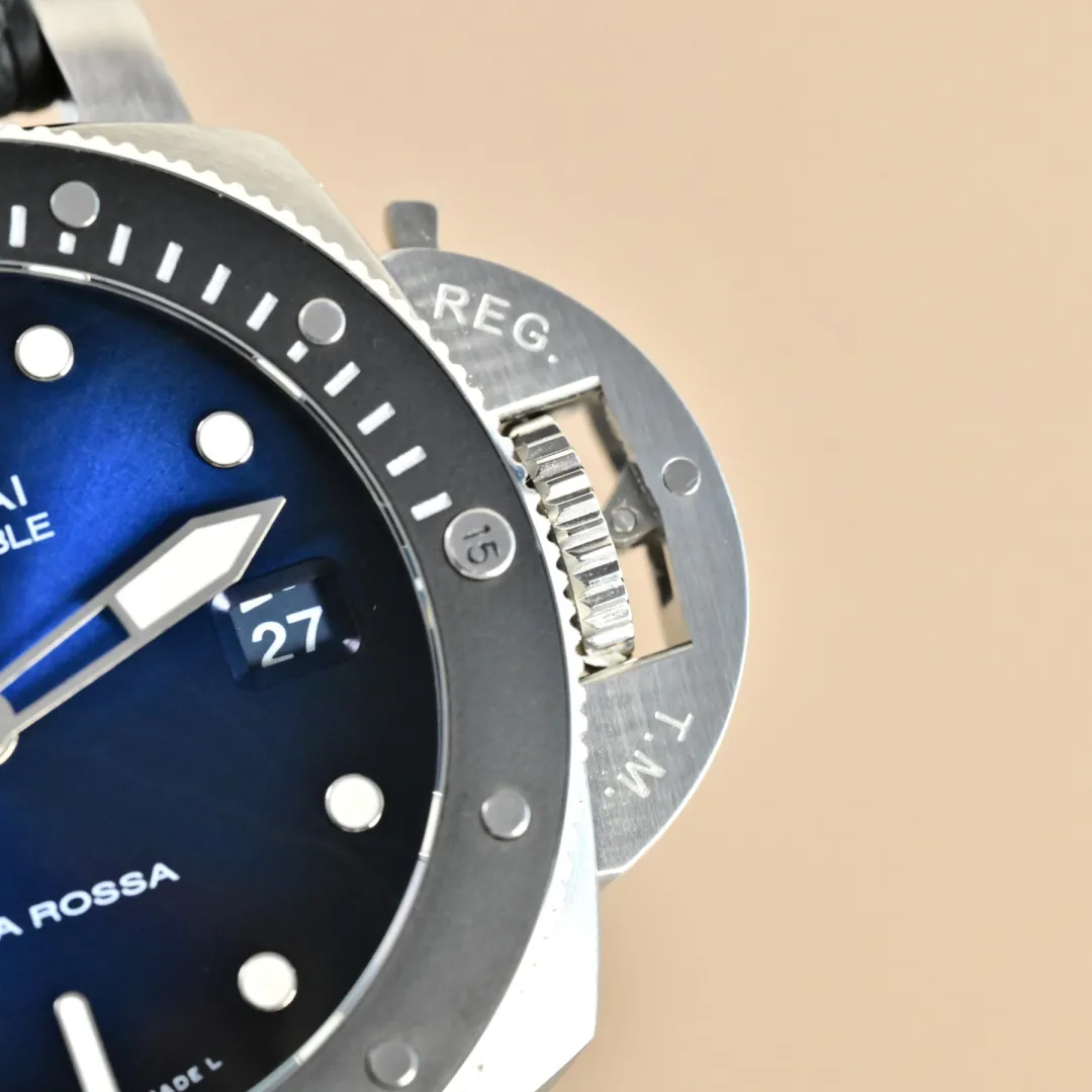 Panerai Submersible Luna Rossa Automatic Blue Dial Grey Rubber Strap with Red Accents Men’s Dive Watch - 图片 5