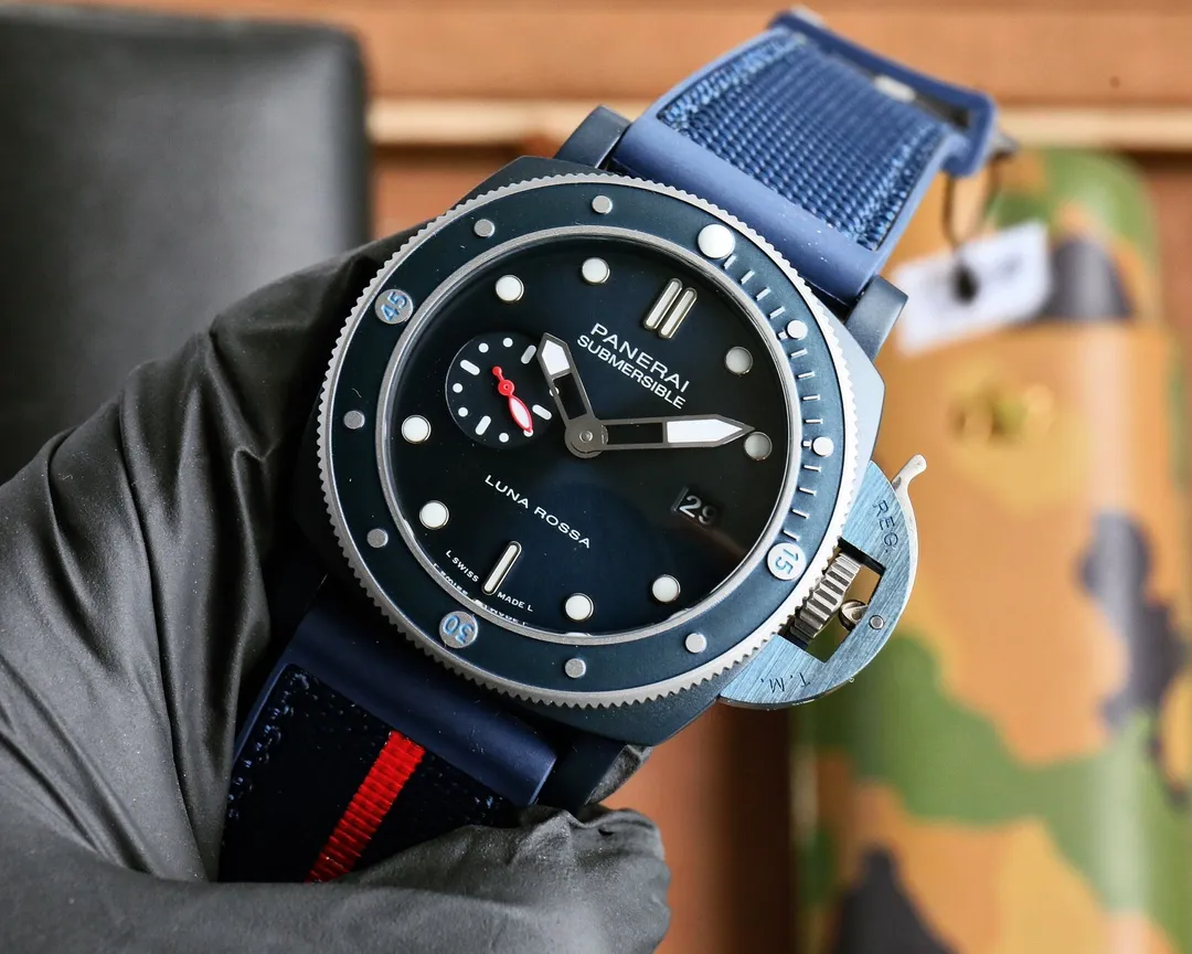 Panerai Submersible Luna Rossa Blue Dial Navy Blue Fabric Strap with Red Stripe Men’s Dive Watch - 图片 3