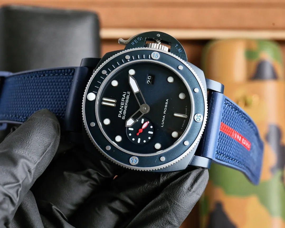 Panerai Submersible Luna Rossa Blue Dial Navy Blue Fabric Strap with Red Stripe Men’s Dive Watch - 图片 4