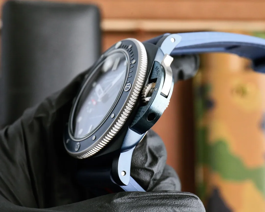 Panerai Submersible Luna Rossa Blue Dial Navy Blue Fabric Strap with Red Stripe Men’s Dive Watch - 图片 5
