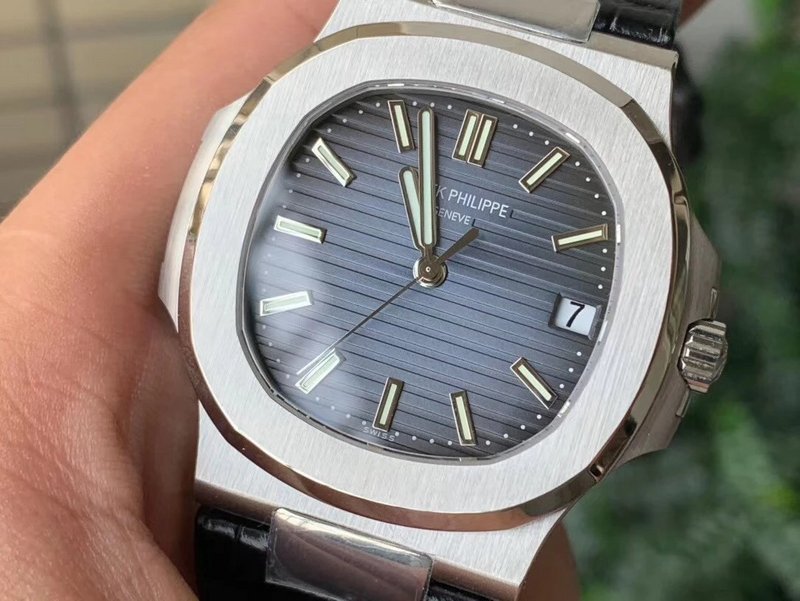 Patek Philippe Nautilus 5711 Blue Dial Leather strap Swiss Clone Replica - 图片 8