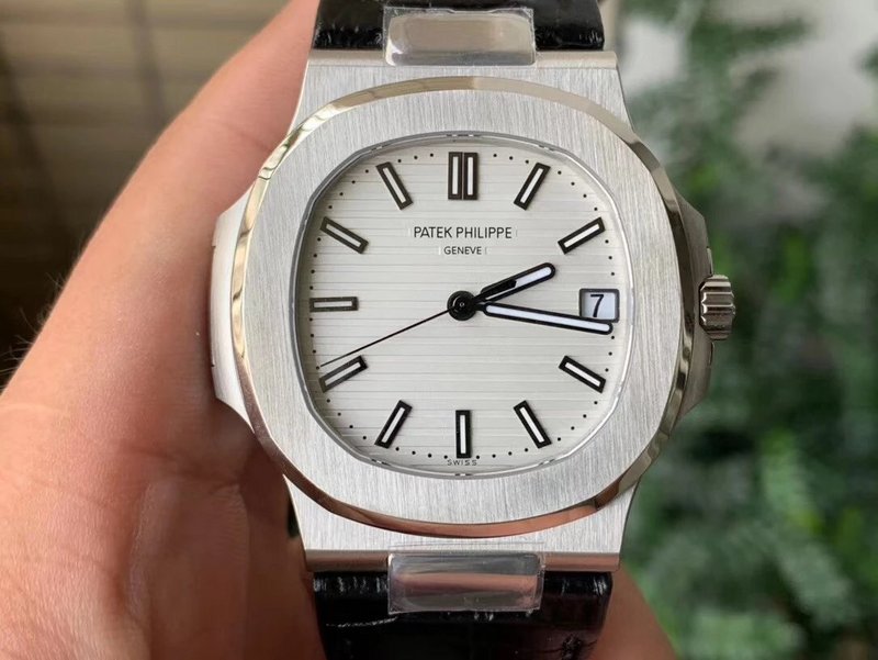Patek Philippe Nautilus 5711 Leather Strap Swiss 1:1 Clone - 图片 3