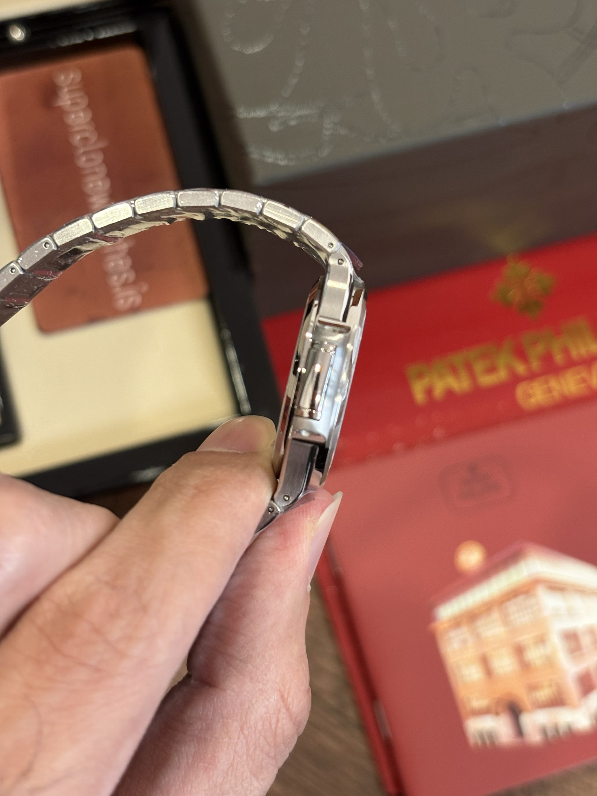 Patek Philippe Nautilus Ladies 35.2 mm 7118/1200A-010 Stainless Steel Silvery Opaline Dial Super Clone - 图片 2