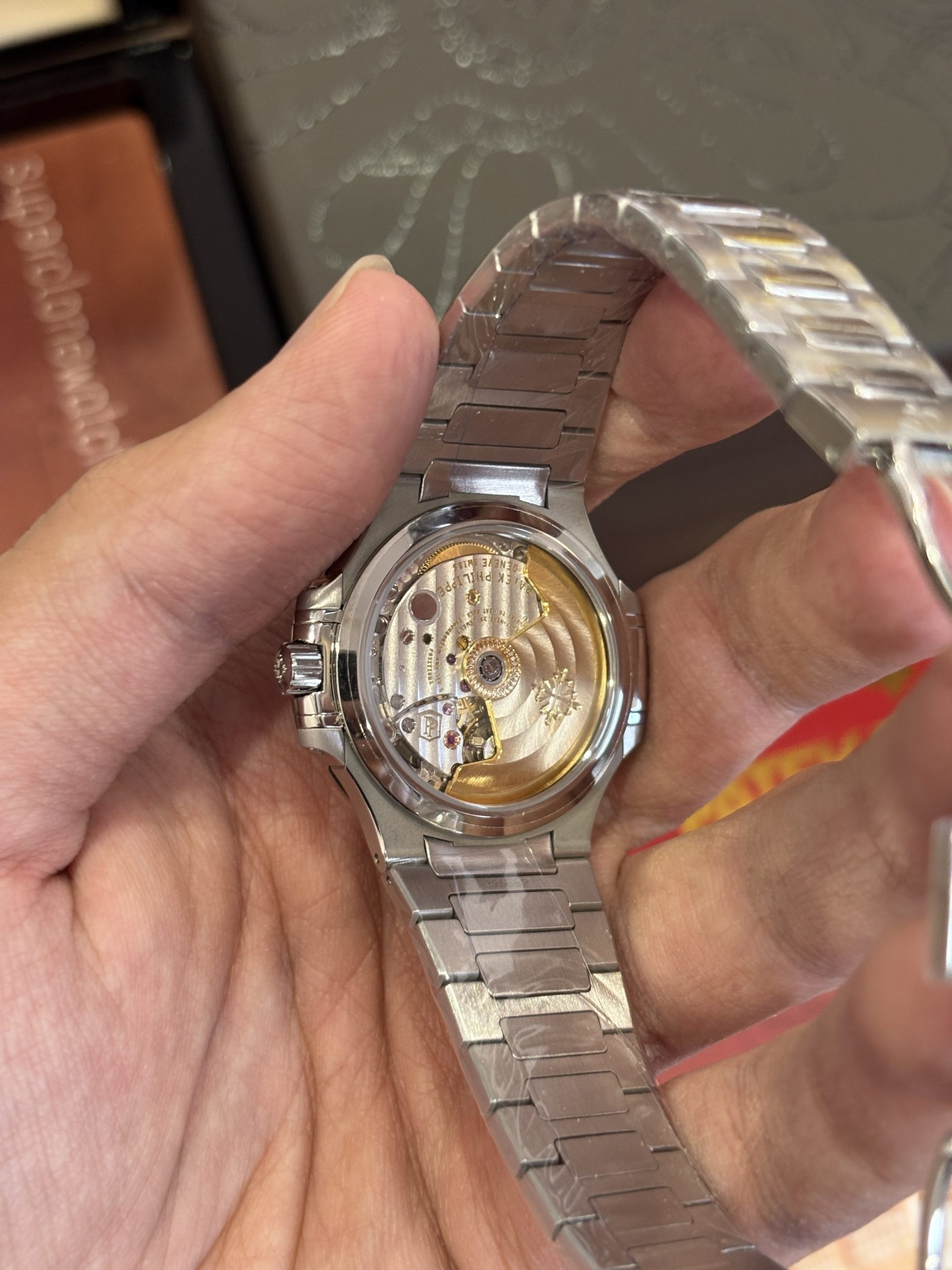 Patek Philippe Nautilus Ladies 35.2 mm 7118/1200A-010 Stainless Steel Silvery Opaline Dial Super Clone - 图片 3