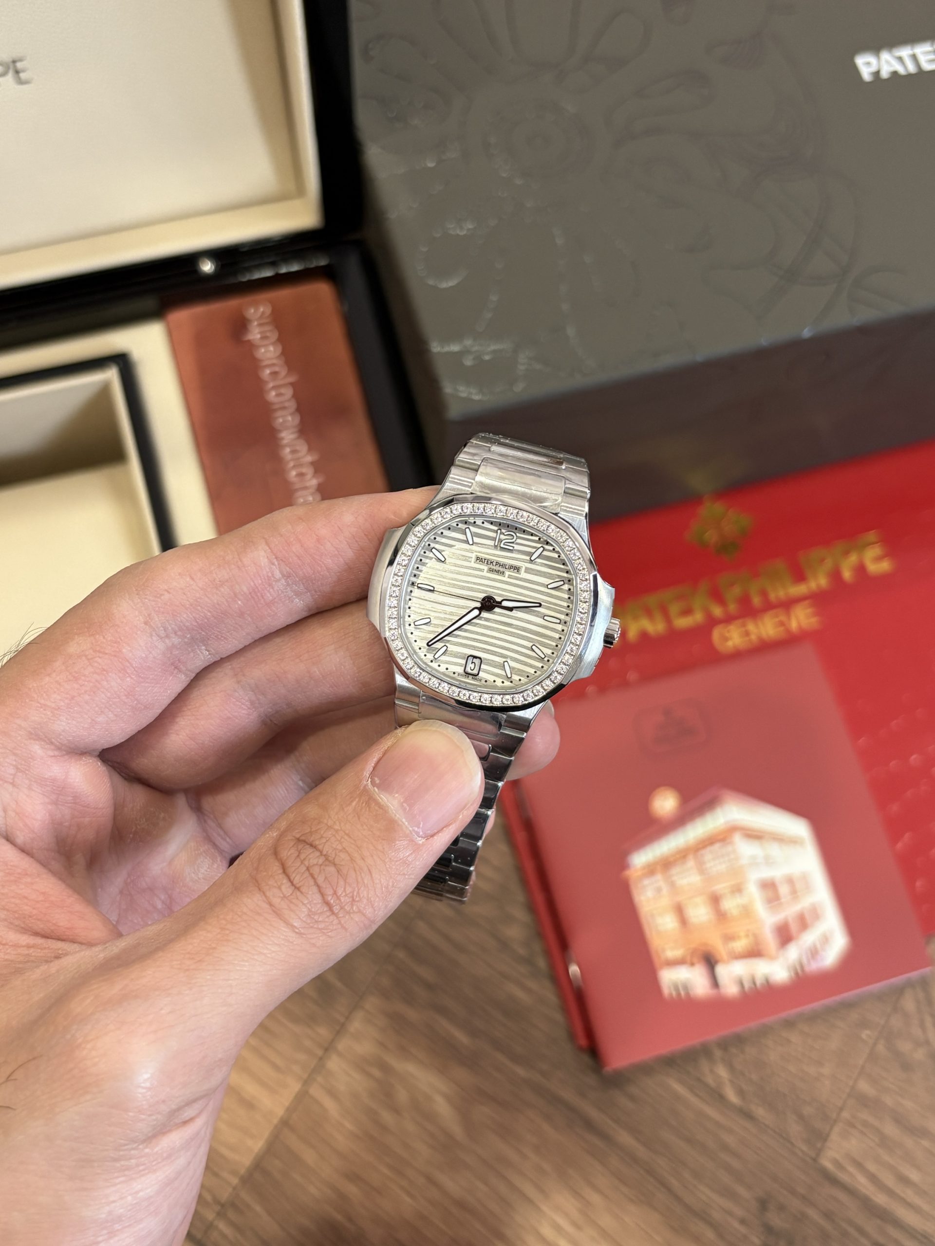 Patek Philippe Nautilus Ladies 35.2 mm 7118/1200A-010 Stainless Steel Silvery Opaline Dial Super Clone - 图片 6