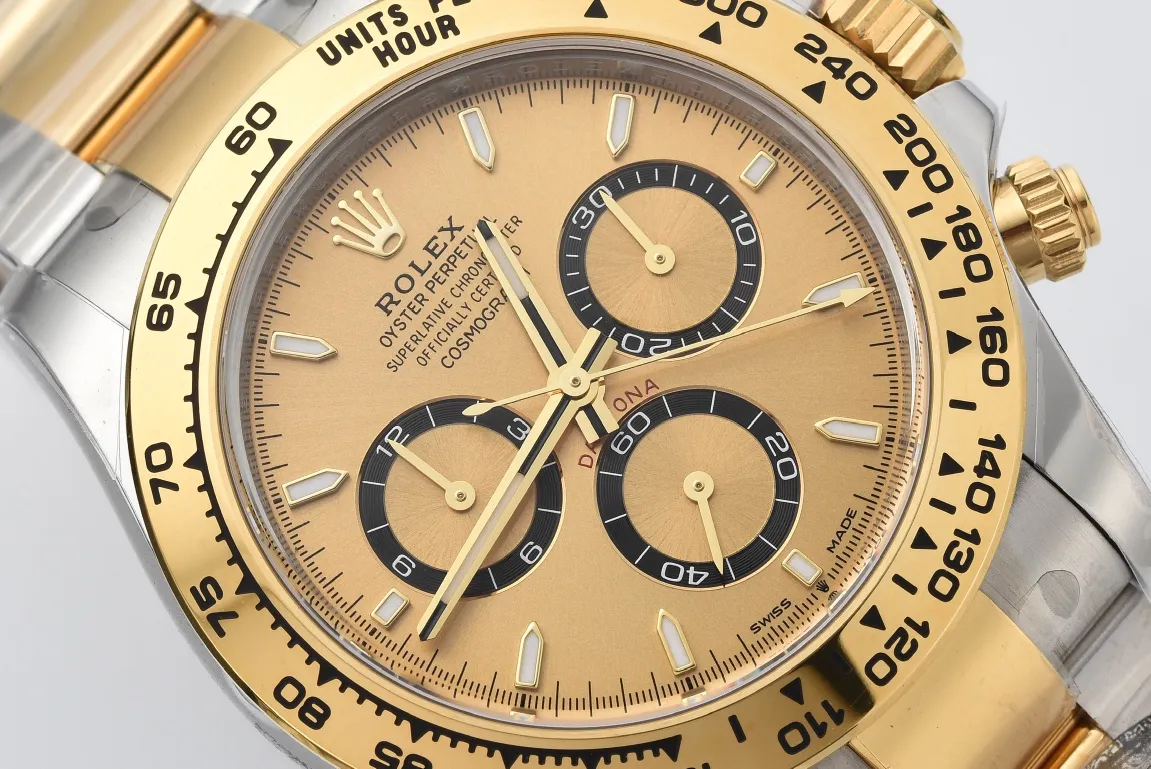 Rolex Daytona with Black Enamel Dial and Moissanite Stones - 图片 3