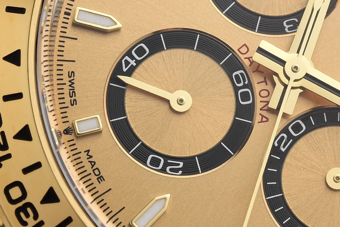 Rolex Daytona with Black Enamel Dial and Moissanite Stones - 图片 4