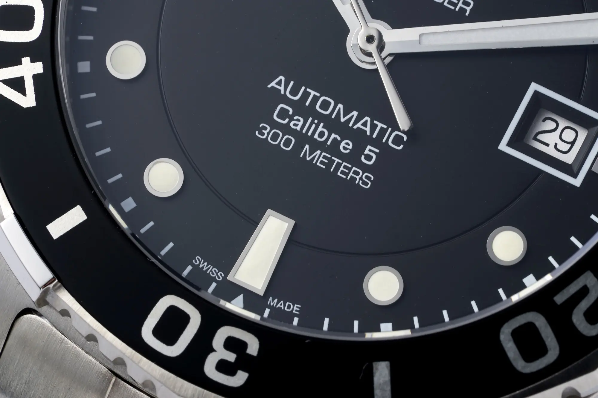 V6 Factory TAG Heuer Series Watch – Silver Stainless Steel, Black Dial, Automatic Diver Style, 100m Waterproof, Super Clone Replica Edition - 图片 5
