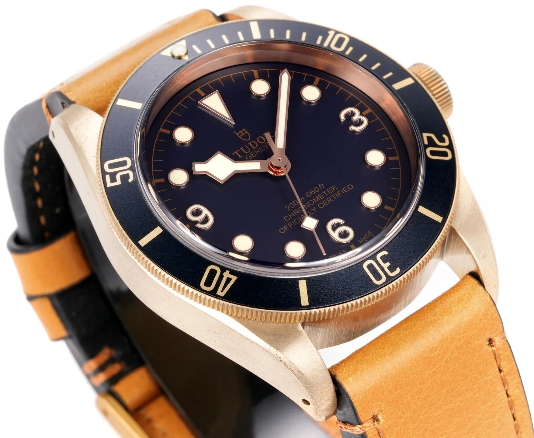 Tudor Black Bay Bronze Automatic Men’s Diver Watch with Black Dial, Brown Leather Strap, and Bronze Case - 图片 2