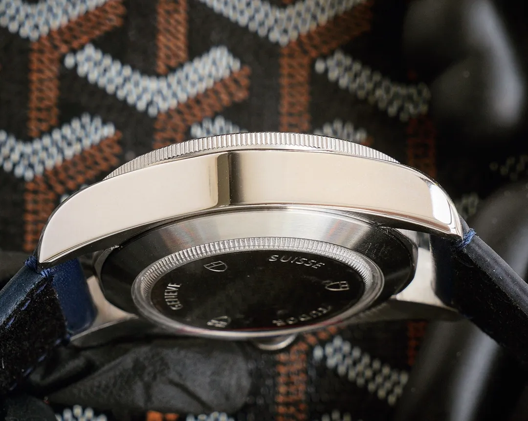 Tudor Black Bay Fifty-Eight Blue Dial Automatic Dive Watch with Navy Leather Strap and Stainless Steel Case - 图片 4