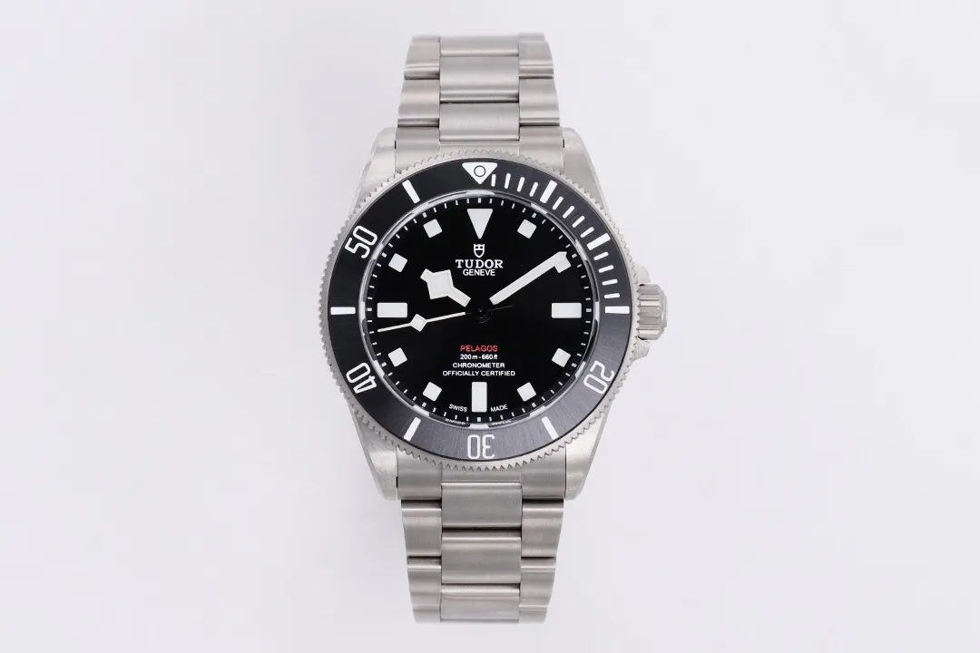 Tudor Pelagos FXD Black Dial Titanium Case Stainless Steel Bracelet Men’s Automatic Dive Watch