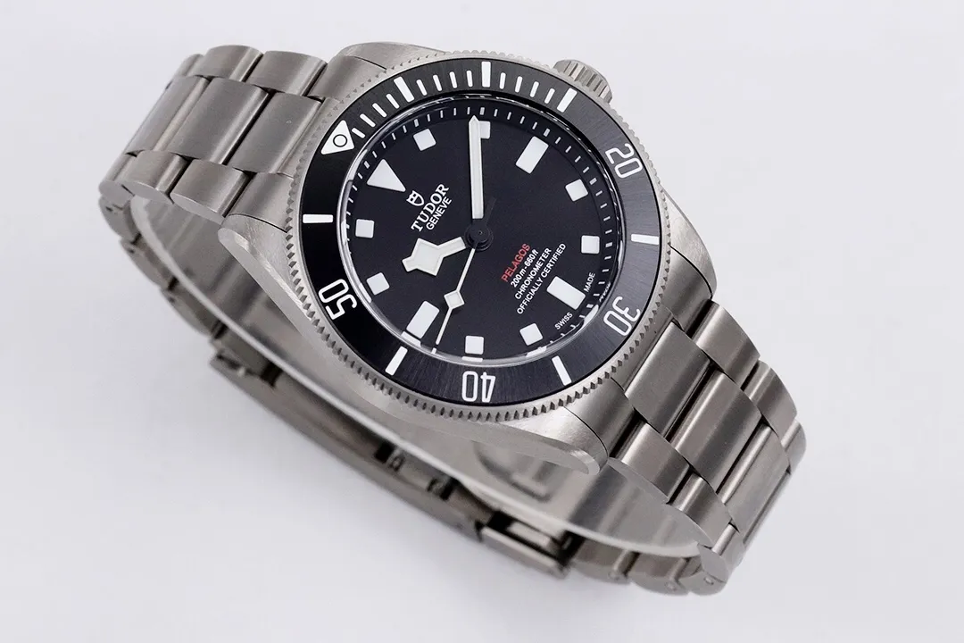 Tudor Pelagos FXD Black Dial Titanium Case Stainless Steel Bracelet Men’s Automatic Dive Watch - 图片 3