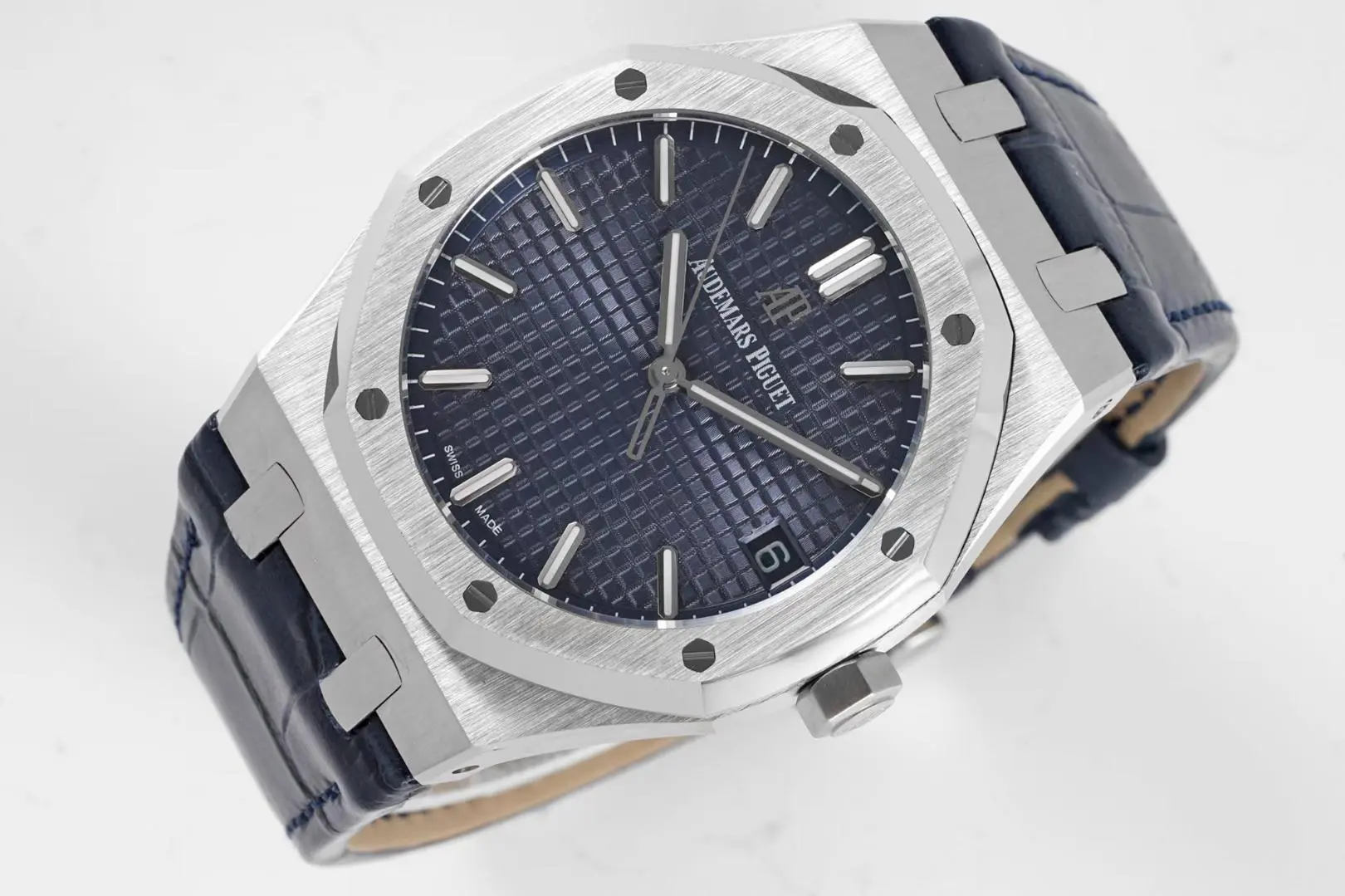 TWA Factory Audemars Piguet Royal Oak 15500 Blue Leather Super Clone Watch - 图片 5