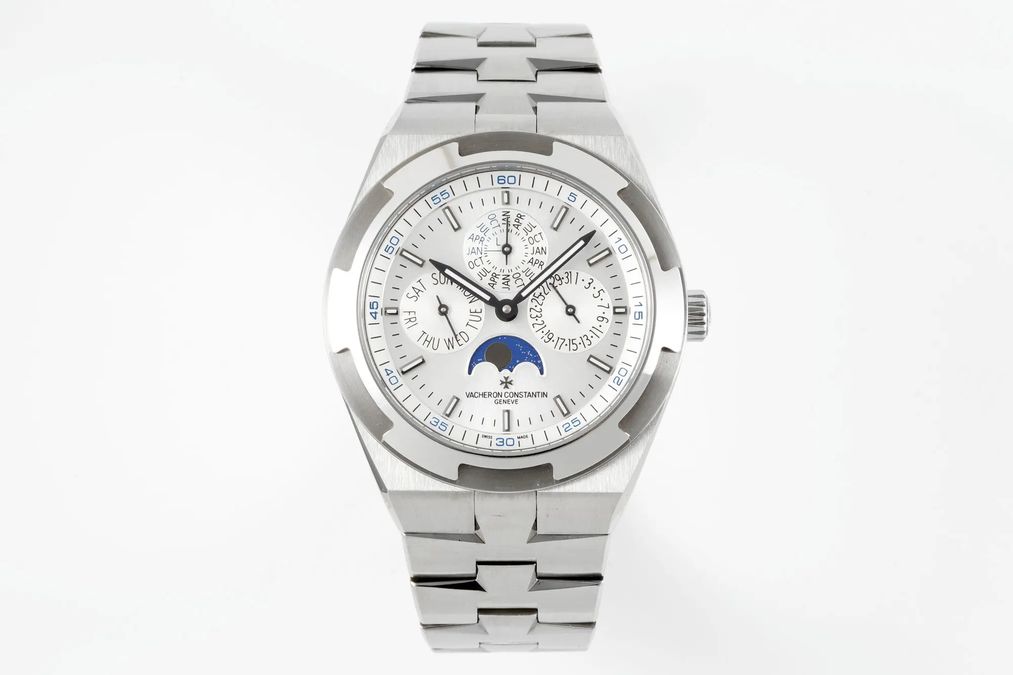 TWA Factory Vacheron Constantin Overseas 4300V Perpetual Calendar Watch – Silver Dial, Stainless Steel Bracelet, Best Super Clone Edition