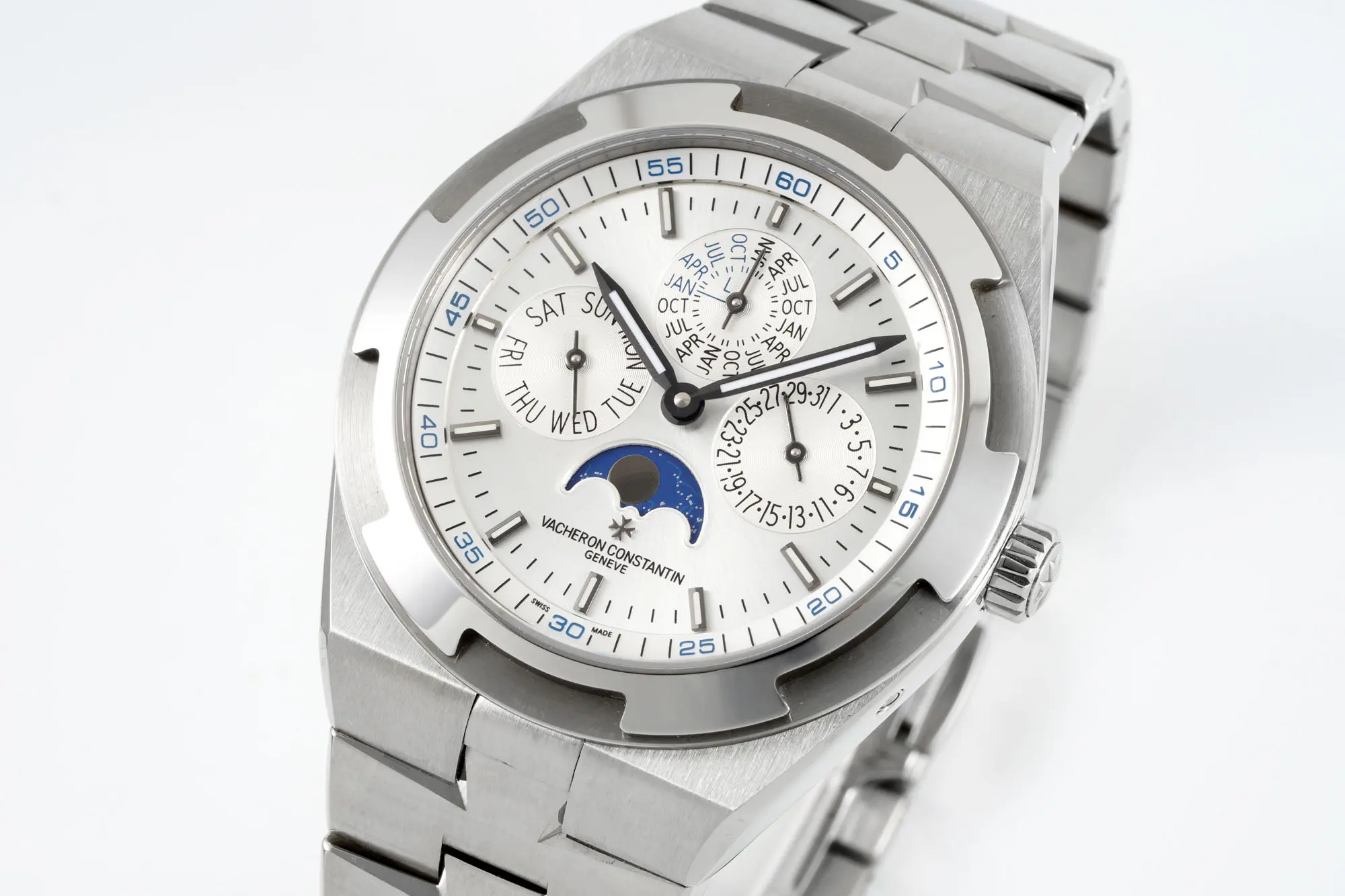 TWA Factory Vacheron Constantin Overseas 4300V Perpetual Calendar Watch – Silver Dial, Stainless Steel Bracelet, Best Super Clone Edition - 图片 2