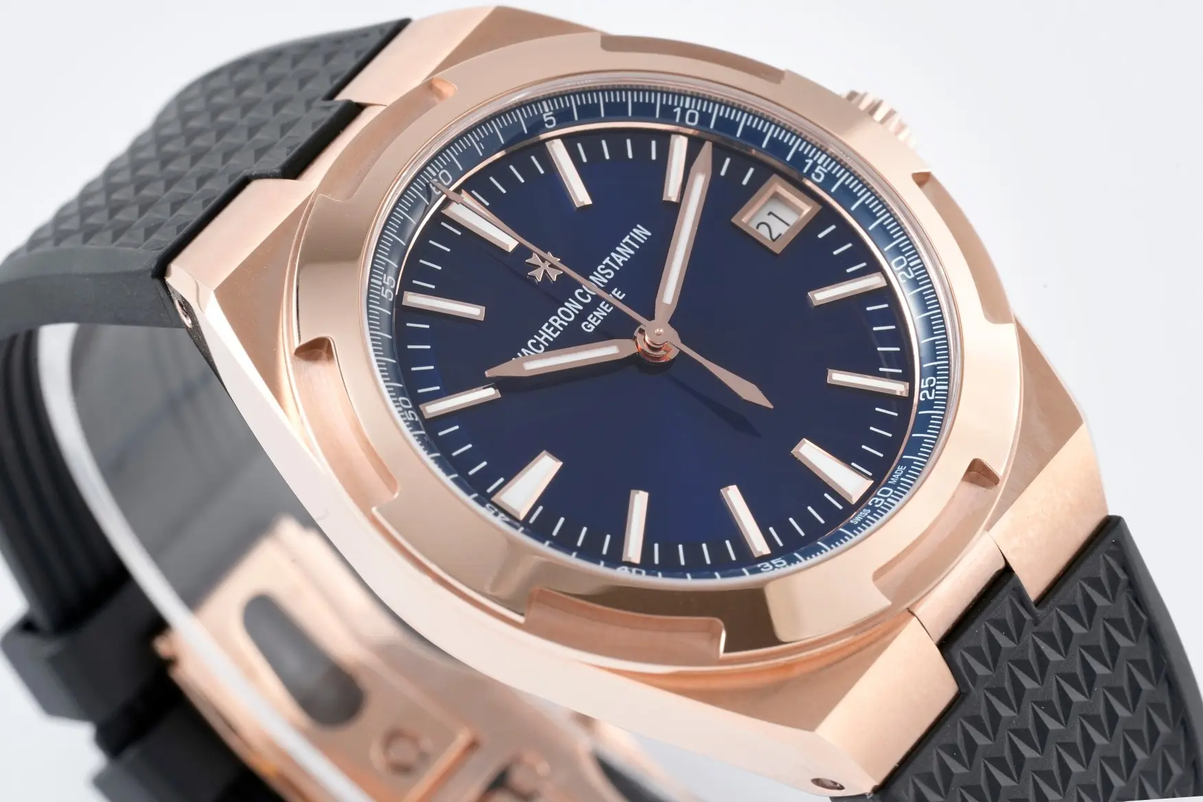 TWA Factory Vacheron Constantin Overseas 4500V Series – Rose Gold Case, Blue Dial, Rubber Strap Best Replica Watch - 图片 5