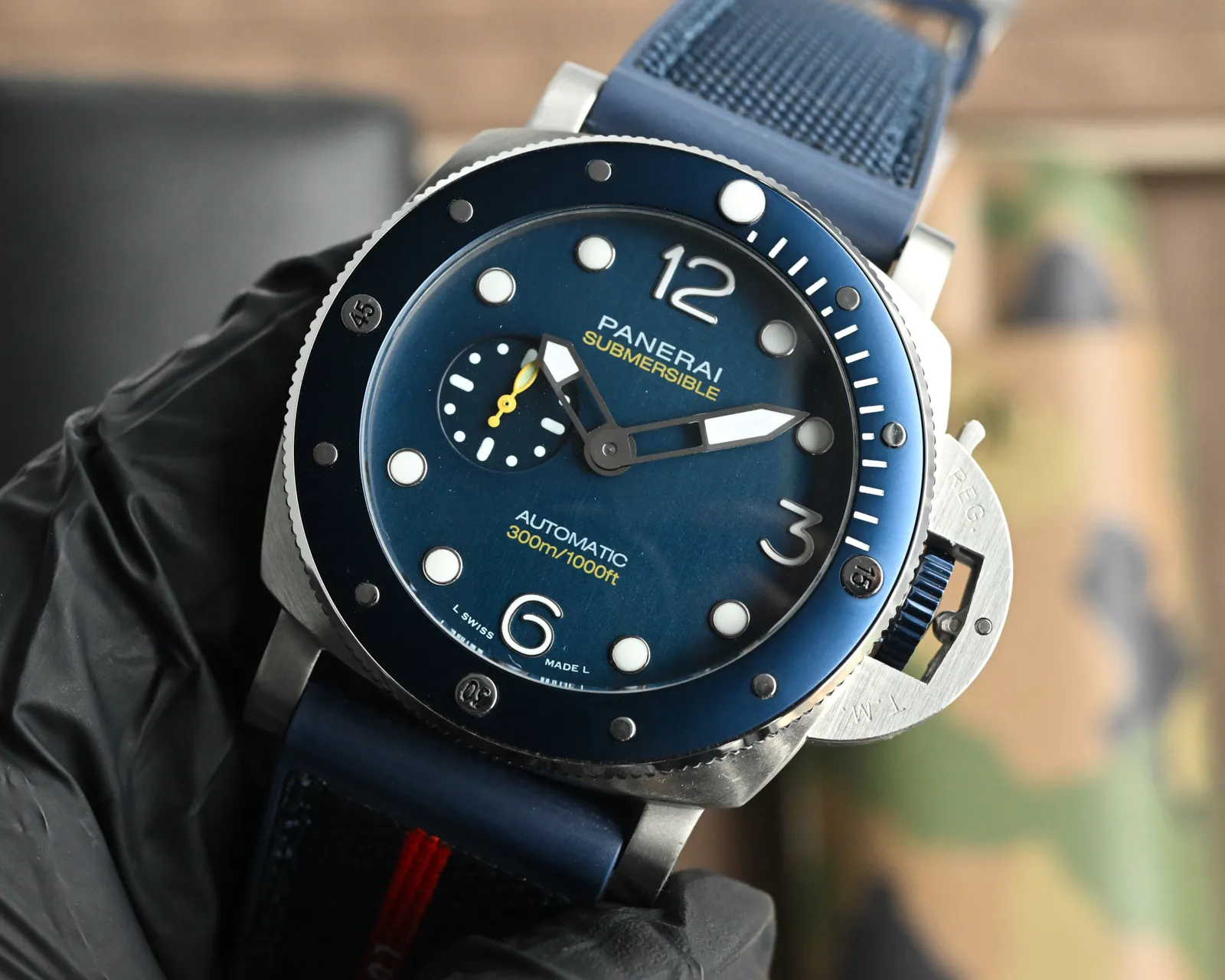 VS Factory Panerai Submersible Automatic Blue Dial Men’s Diver Watch with Navy Fabric Strap and 300m Water Resistance - 图片 3