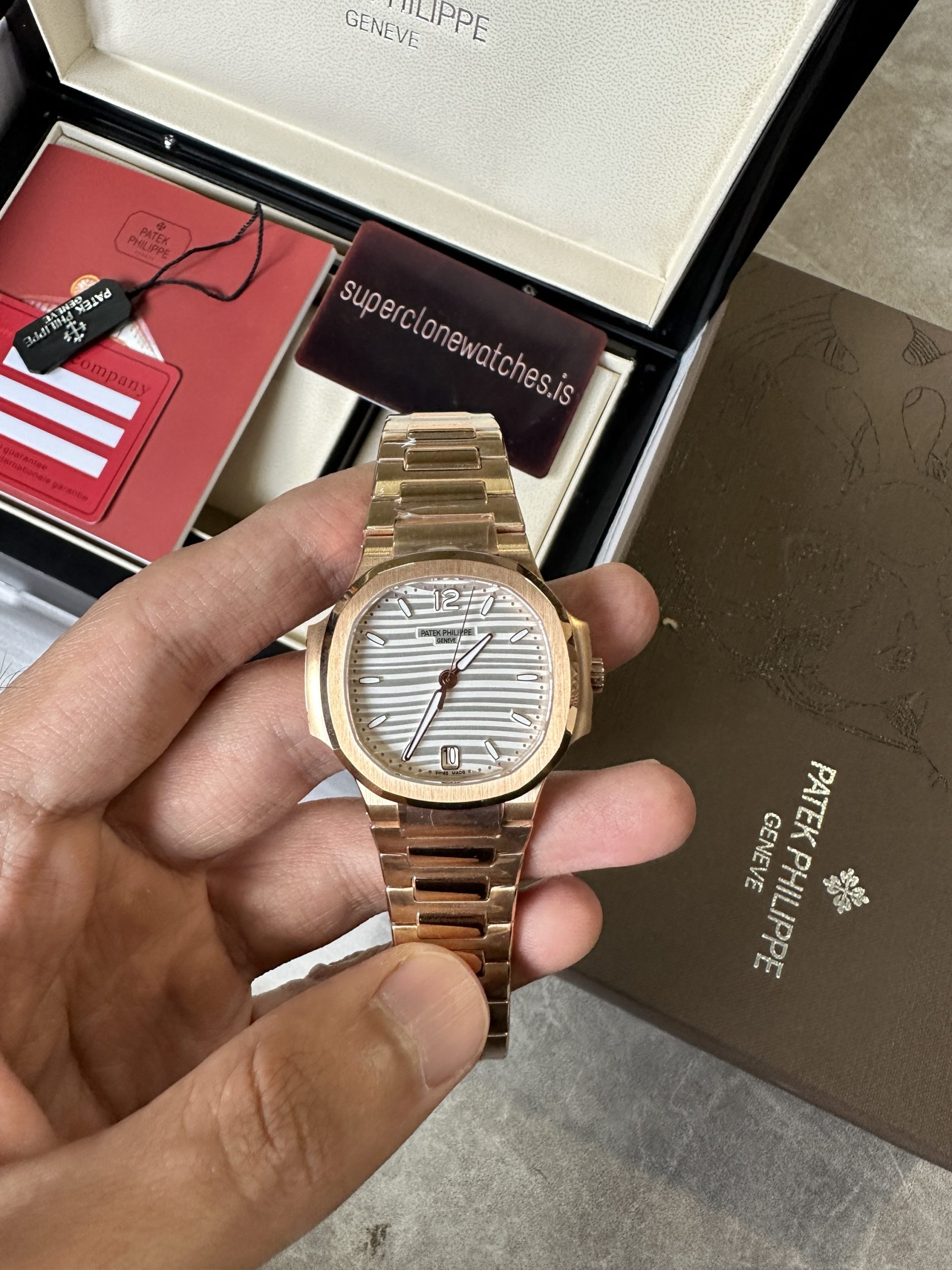 Women Nautilus Patek Philippe Watch Replica Rose Gold 7118 - 图片 2