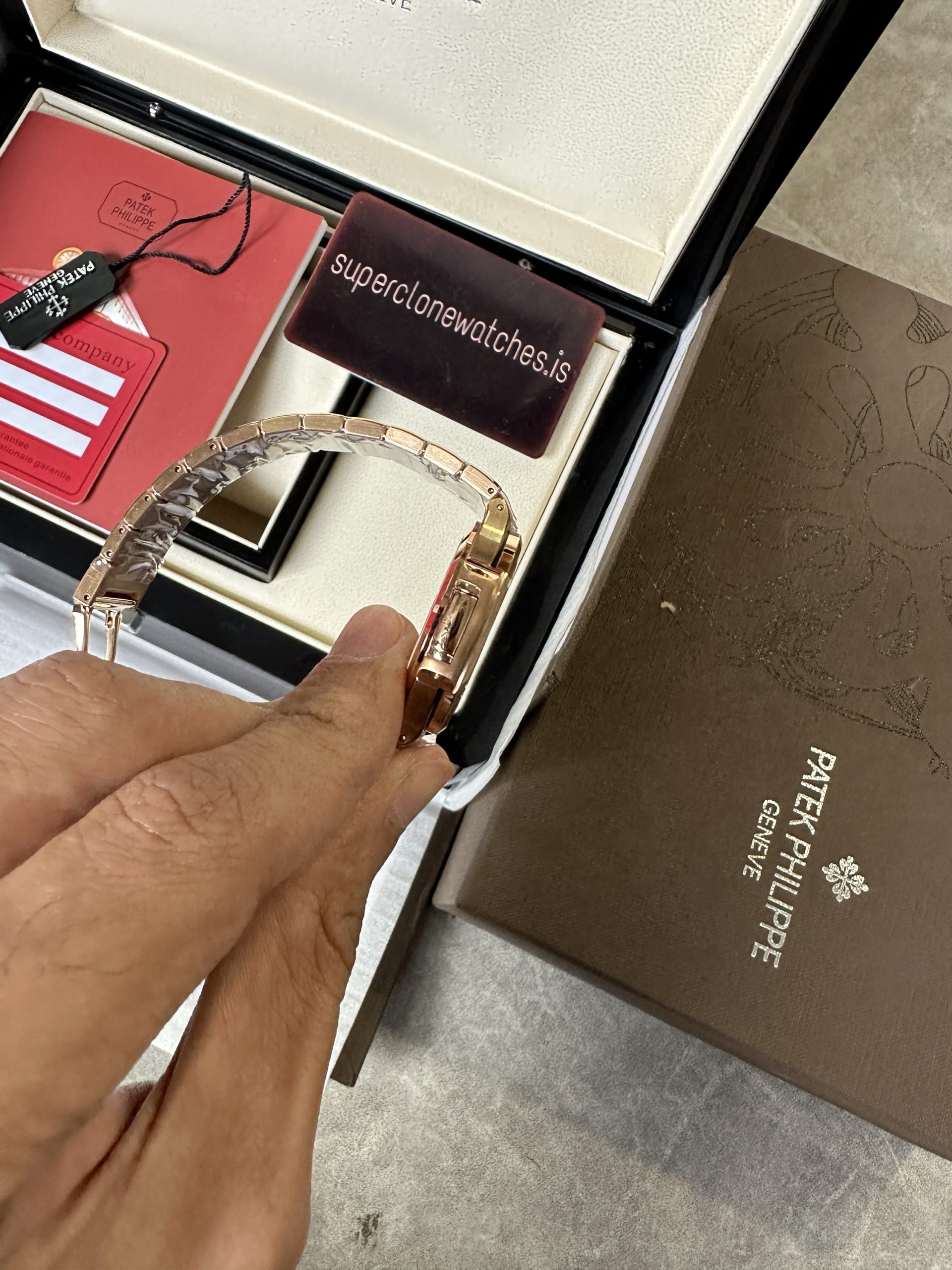 Women Nautilus Patek Philippe Watch Replica Rose Gold 7118 - 图片 3