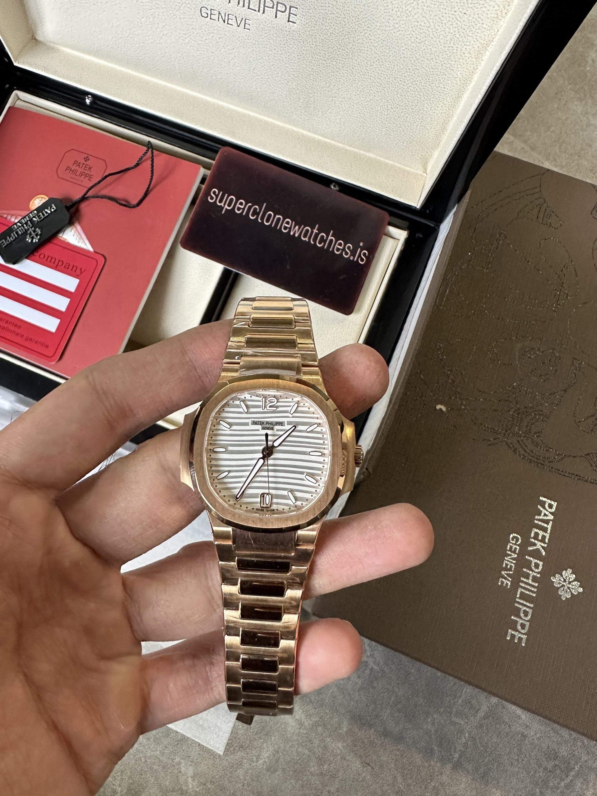 Women Nautilus Patek Philippe Watch Replica Rose Gold 7118 - 图片 4